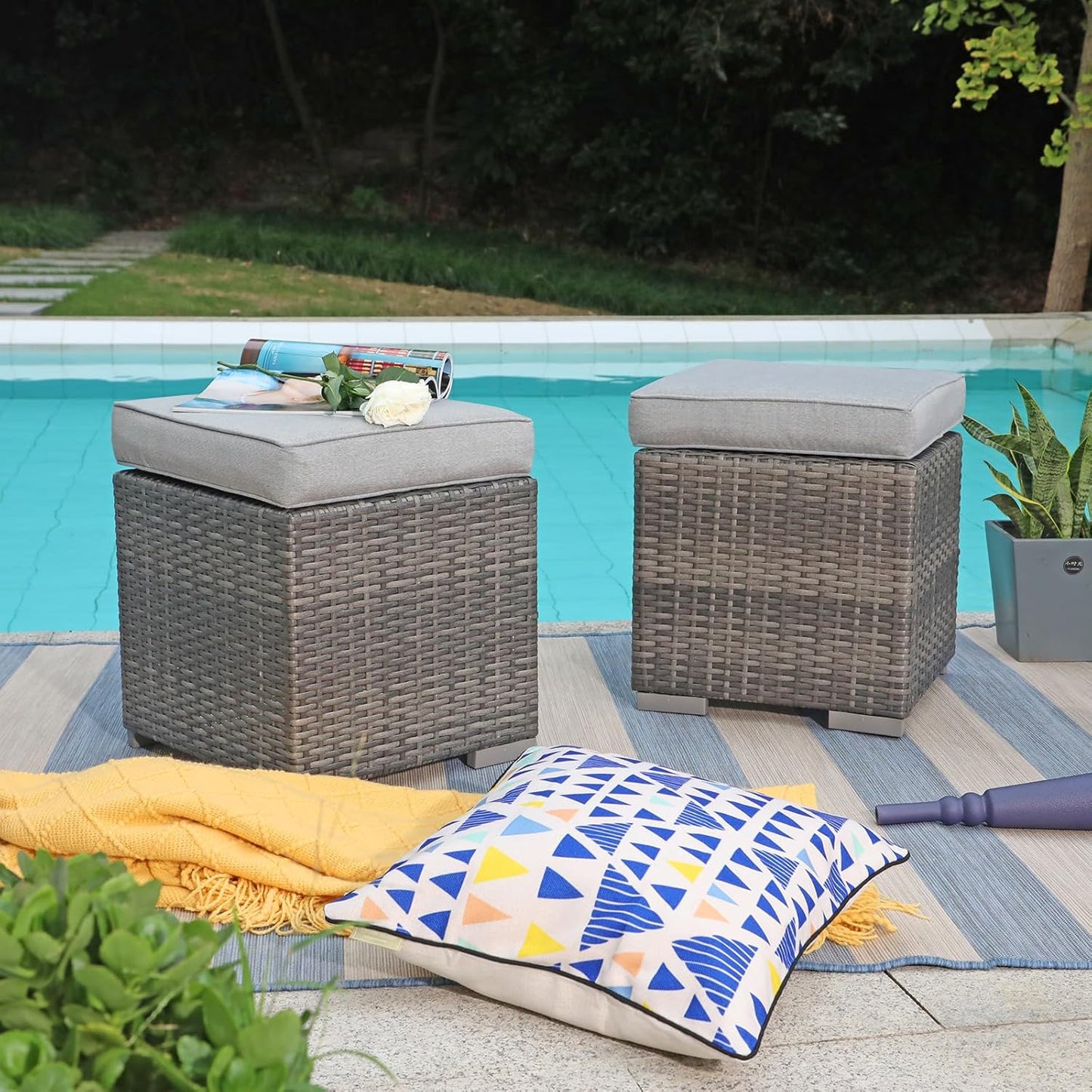 2 Pieces Assembled Outdoor Patio Ottoman, Indoor Outdoor All-Weather Grey Wicker Rattan Outdoor Footstool Footrest Seat with Light Grey Cushions, No Assembly Required